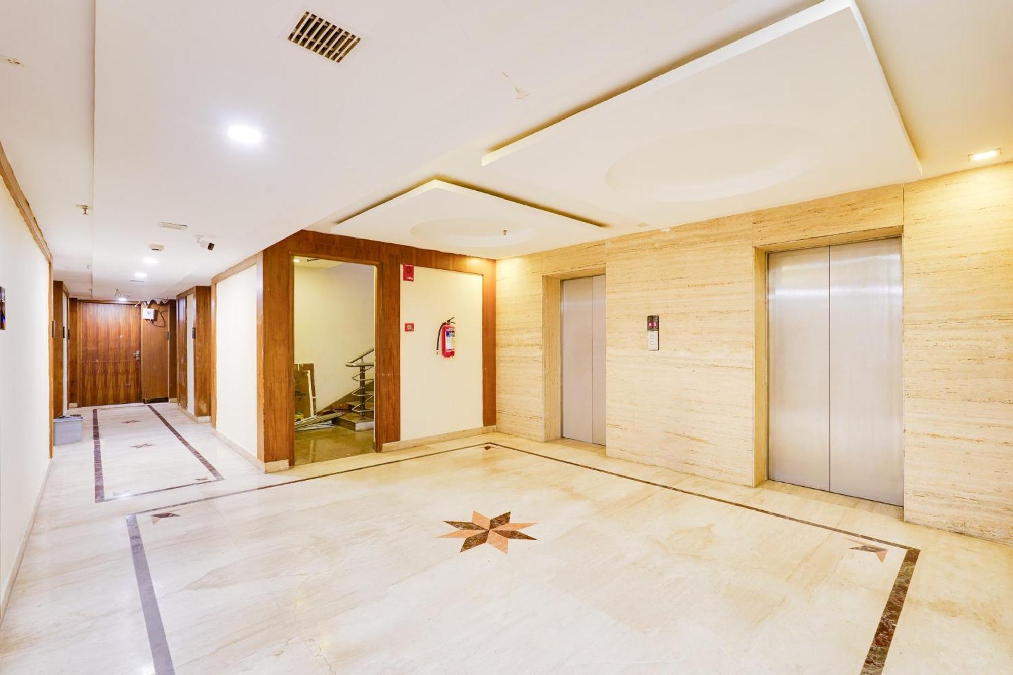 Super Townhouse Oak Alandur Near Chennai Airport Formerly Vijay Park Exterior foto