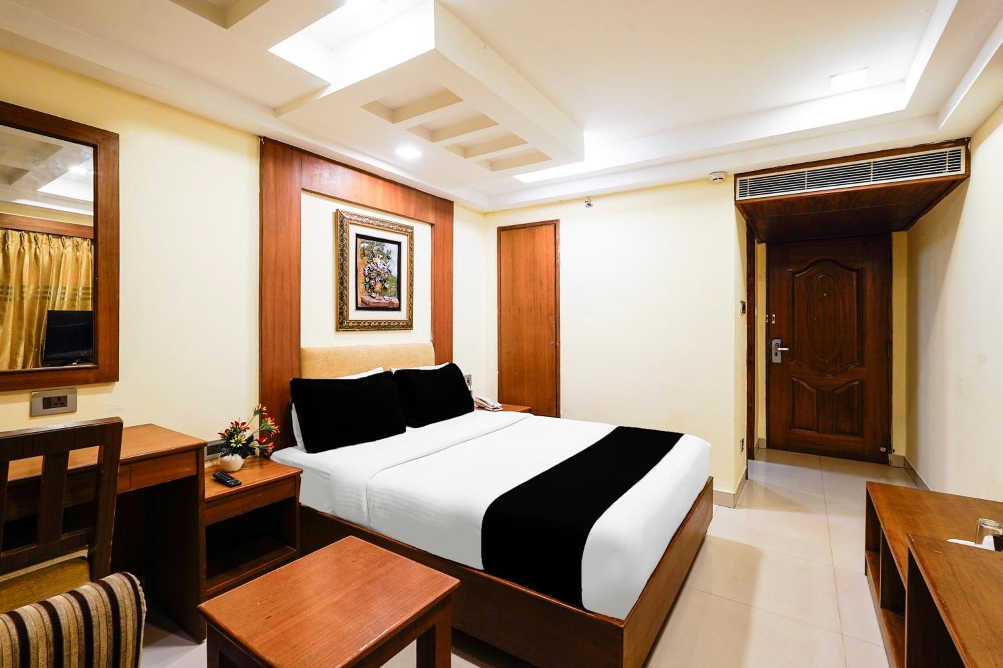 Super Townhouse Oak Alandur Near Chennai Airport Formerly Vijay Park Exterior foto