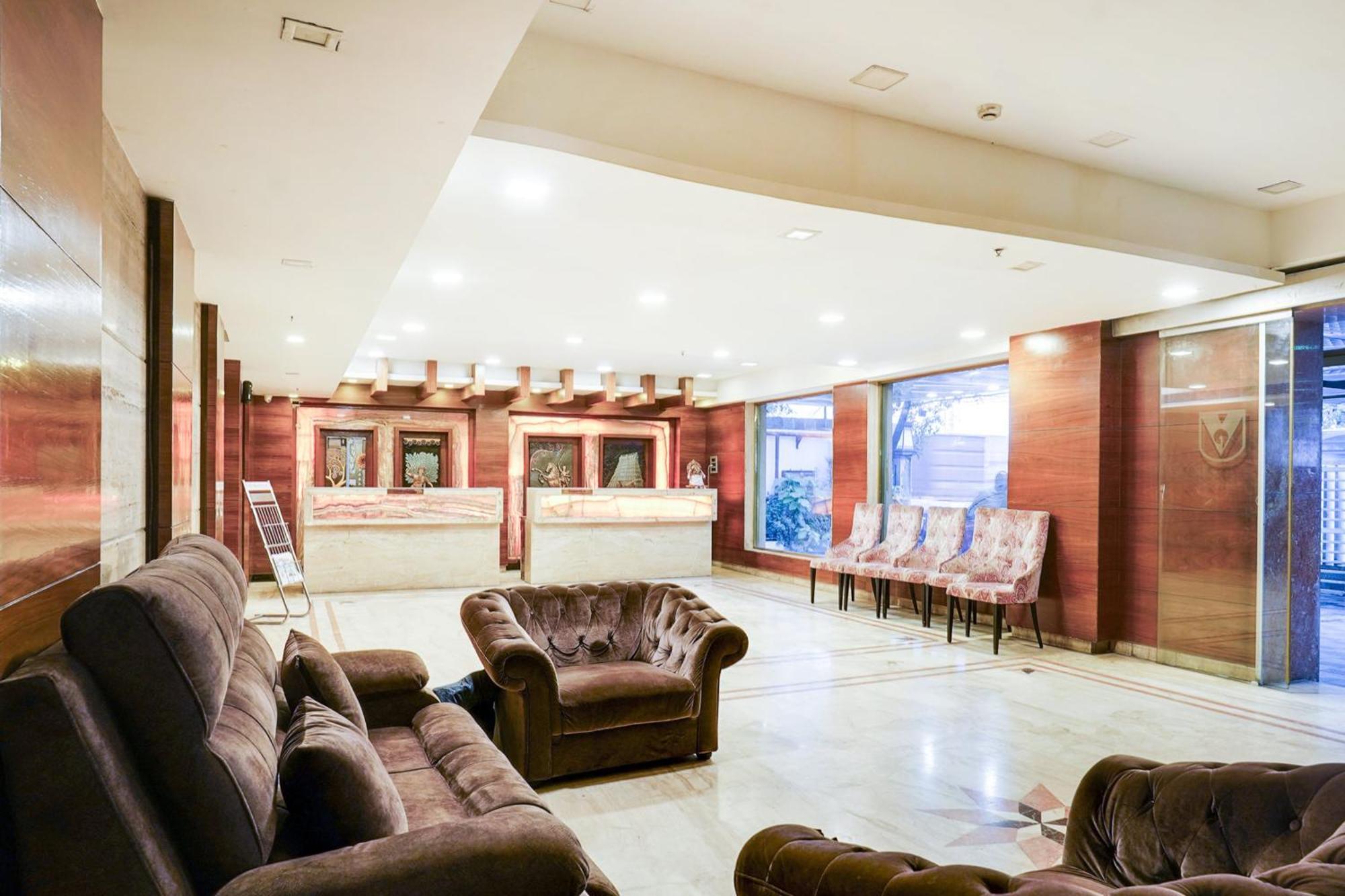 Super Townhouse Oak Alandur Near Chennai Airport Formerly Vijay Park Exterior foto