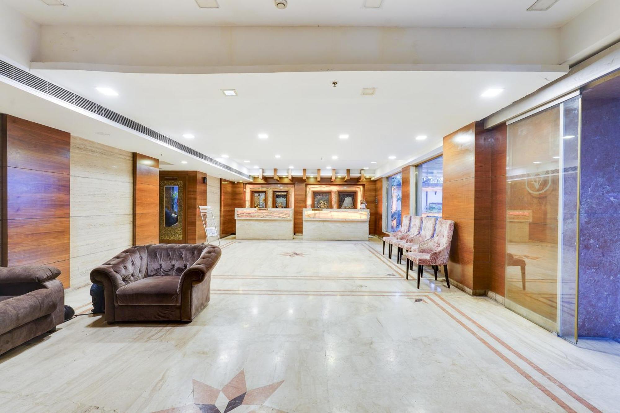 Super Townhouse Oak Alandur Near Chennai Airport Formerly Vijay Park Exterior foto