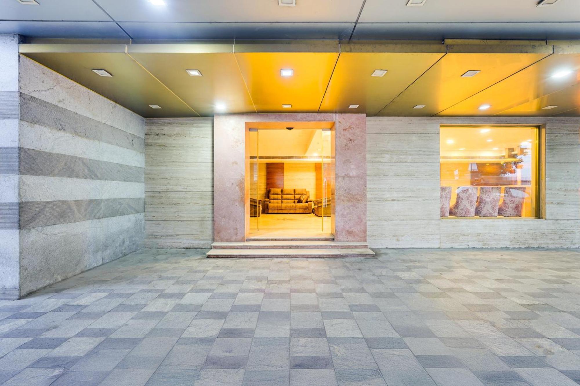 Super Townhouse Oak Alandur Near Chennai Airport Formerly Vijay Park Exterior foto