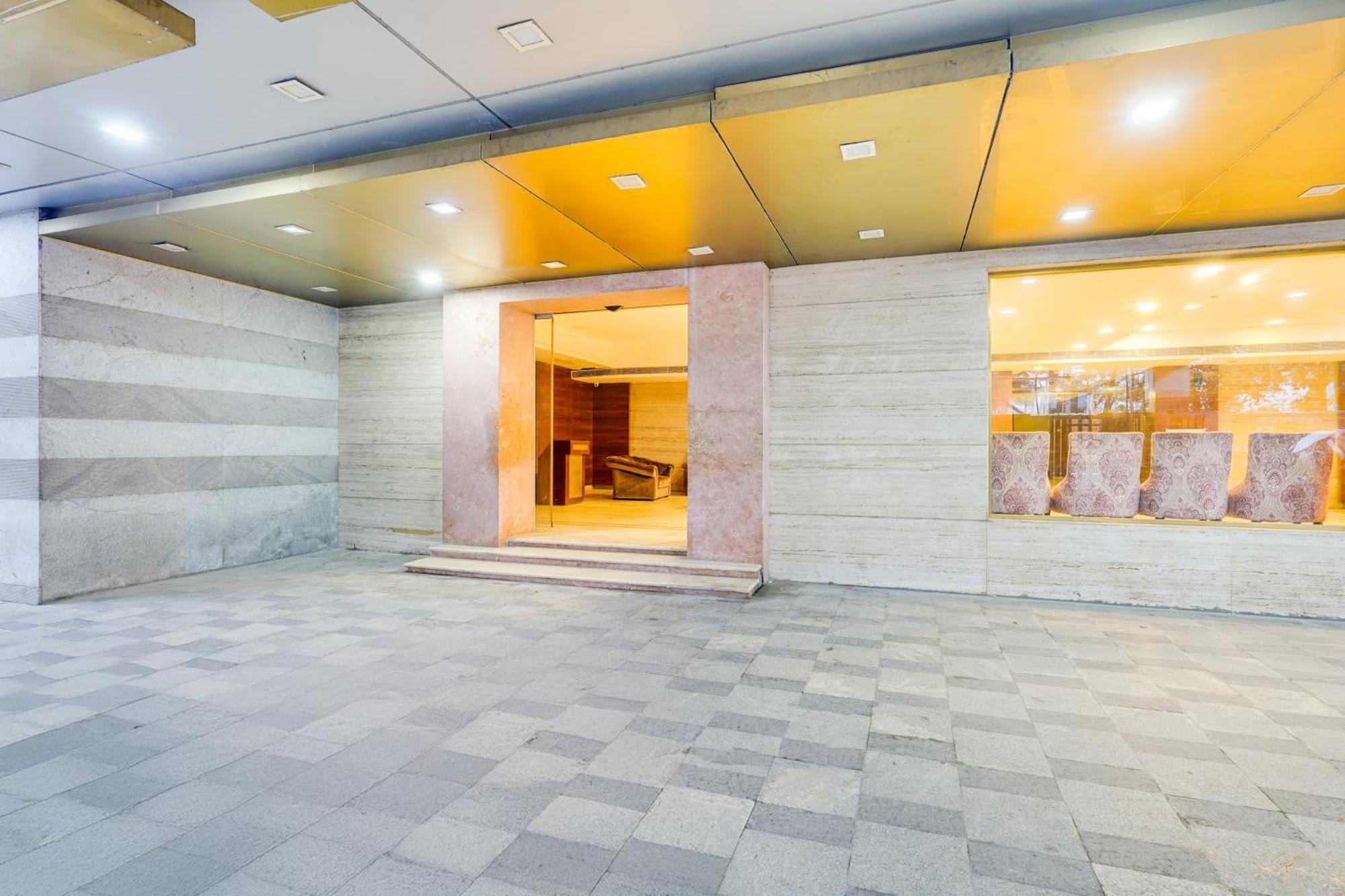 Super Townhouse Oak Alandur Near Chennai Airport Formerly Vijay Park Exterior foto